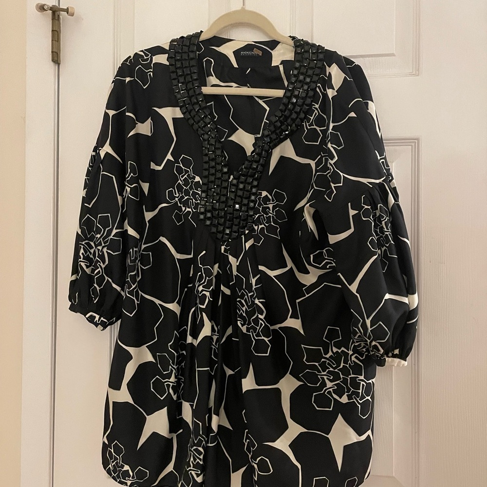 Magaschoni Black and Cream Blouse with Geometric Design